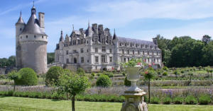 10 of the Most Romantic Places in France-chenonceaux