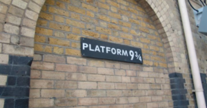 Top-10-Free-Things-To-Do-in-London-You-Never-Knew-Kings-Cross-Station-Platform-9-¾