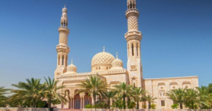 Top-10-Places-to-Visit-in-Dubai-that-you-must-visit-Jumeirah-Mosque